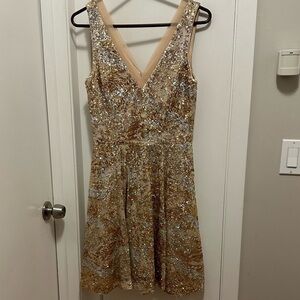 Belle Badgley Mischka Fit and Flare Gold & Silver Sequin Mini Dress Sz 10